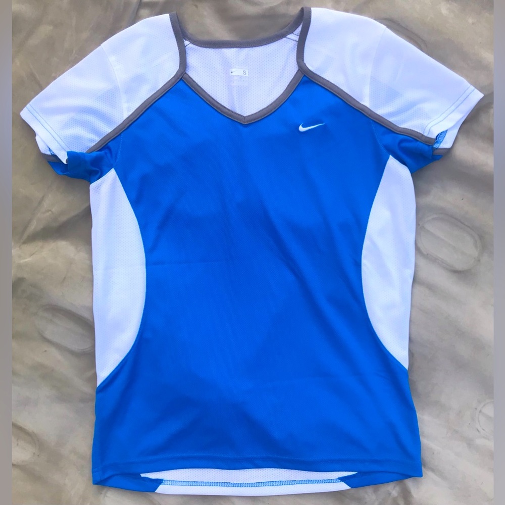 Nike Fit Dry Blue & White Mesh Short-sleeve Tee - S